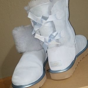 Bailey bow boots